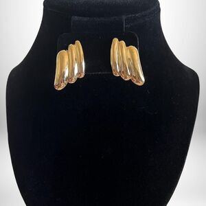 RARE Vintage 1987 "Sleek Waves" Goldtone Earrings - Dimensional - Avon NIB